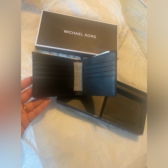 Michael Kors Pink and Black Mens Wallet BNIB - Picture 2 of 7